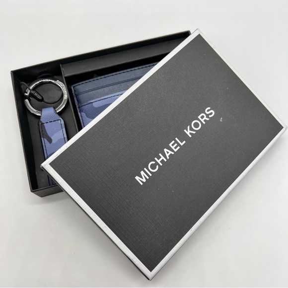 Michael Kors Card Case & Key Holder Set - Picture 9 of 9